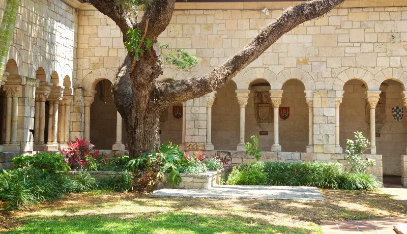 antiguo-monasterio-espanol