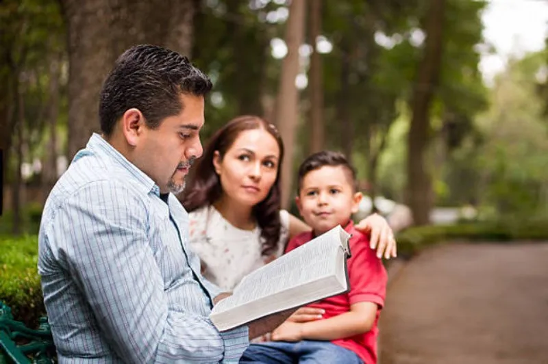 familia-y-biblia