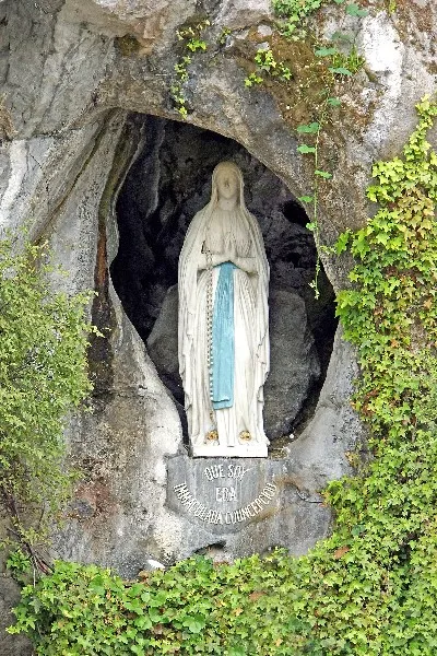 nuestra-senora-del-lourdes