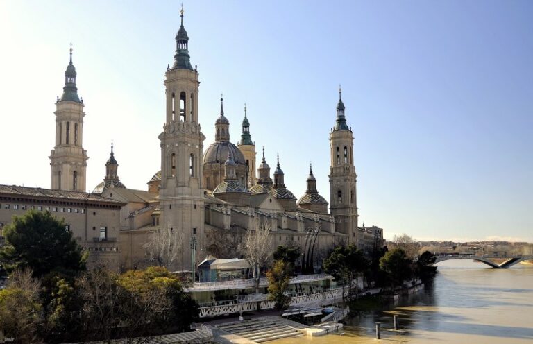 oraciones-a-la-virgen-del-pilar