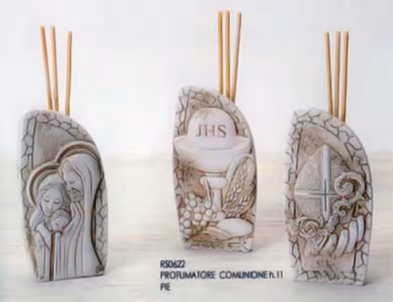 Oggetti sacri da regalare: una guida per scelte significative